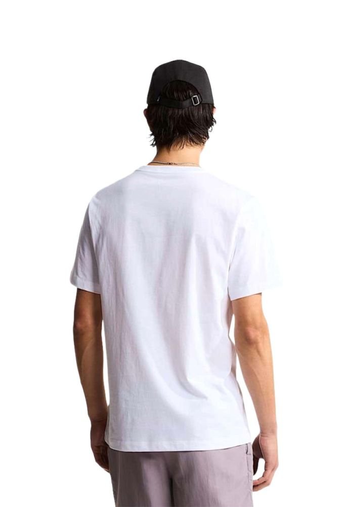 Acquista abbigliamento T-Shirt NORTH FACE NF0A8CZ2 per il tuo stile sempre attuale.