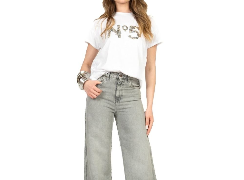 Acquista abbigliamento T-Shirt TENSIONE IN 26M4894 per il tuo stile sempre attuale. Immagine principale del prodotto