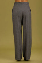 Acquista abbigliamento Pantalone TAKE TWO Donna per il tuo stile sempre attuale.